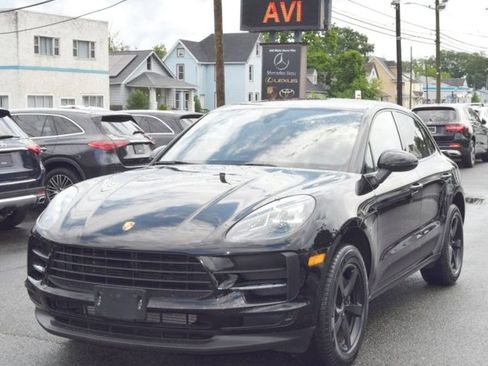 Used 2021 Porsche Macan AWD/4WD image 3