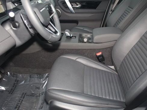 Used 2025 Land Rover Discovery Sport S image 22