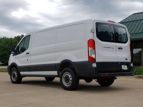 Used 2016 Ford Transit 250 130 Low Roof RWD image 3