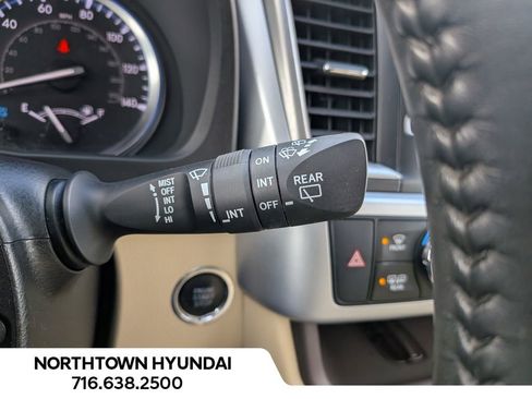 Used 2019 Toyota Highlander XLE image 29