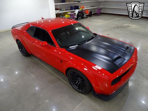 Used 2019 Dodge Challenger SRT Hellcat Redeye image 8