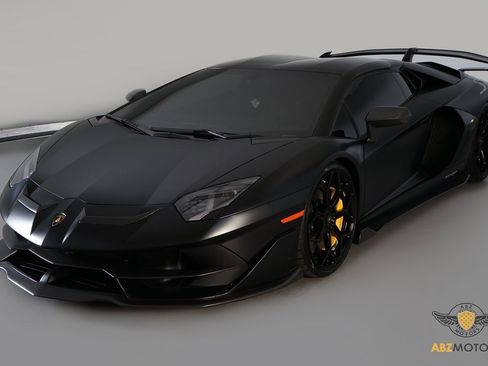 Used 2021 Lamborghini Aventador SVJ image 3