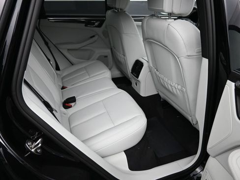 New 2026 Porsche Macan AWD/4WD image 16