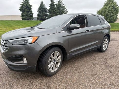 Used 2019 Ford Edge Titanium w/ Equipment Group 301A FWD image 4