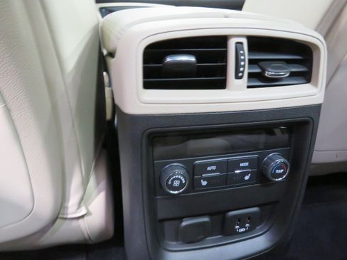 Used 2020 Buick Envision Premium w/ Driver Confidence Package AWD/4WD image 10