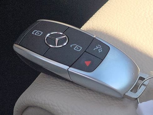 New 2026 Mercedes-Benz GLB 250 4MATIC image 37