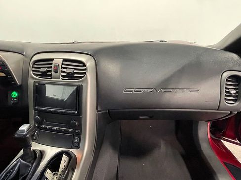 Used 2005 Chevrolet Corvette Coupe w/ Preferred Equipment Group RWD image 43