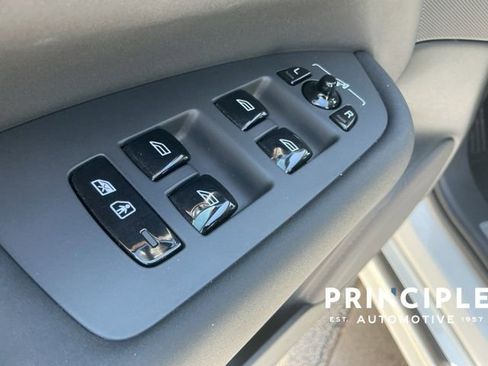 Certified 2025 Volvo XC90 B5 Plus image 25