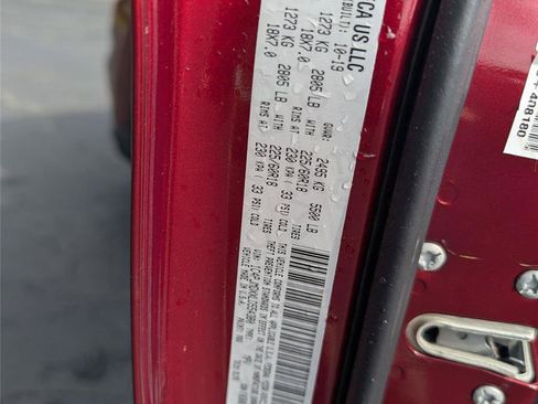 Used 2020 Jeep Cherokee Limited image 12