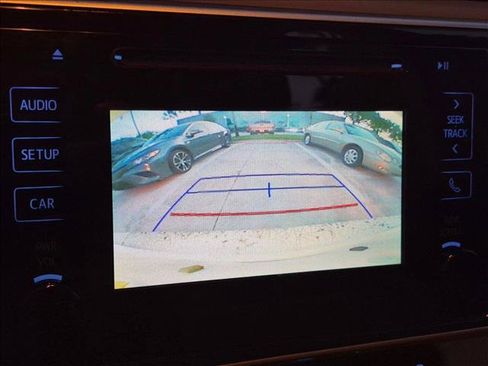Used 2019 Toyota Corolla LE FWD image 17