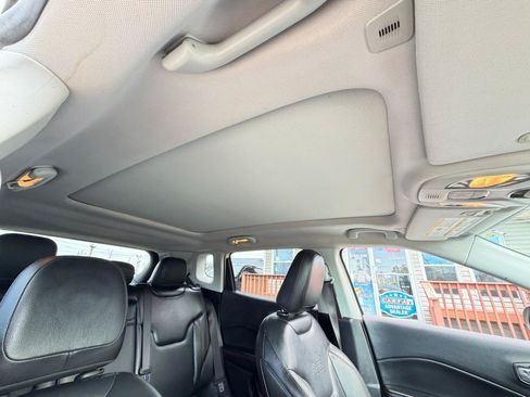 Used 2018 Jeep Compass Limited AWD/4WD image 48