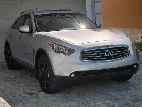 Used 2011 INFINITI FX50 AWD w/ Sport Pkg image 26