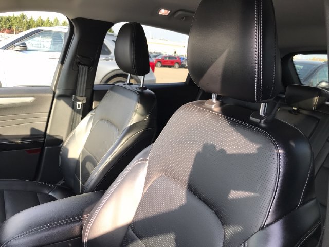 Used 2025 Ford Escape Platinum AWD/4WD image 4