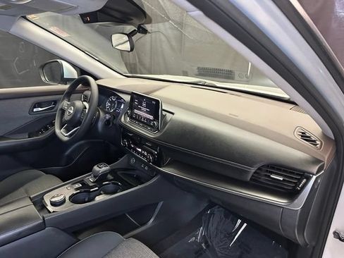 Used 2022 Nissan Rogue SV AWD/4WD image 17