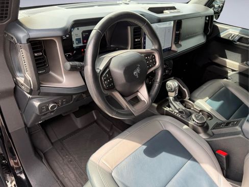 Used 2022 Ford Bronco Outer Banks AWD/4WD image 17