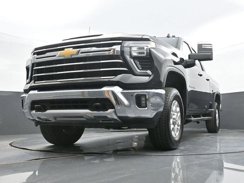 Used 2024 Chevrolet Silverado 2500 LTZ image 52