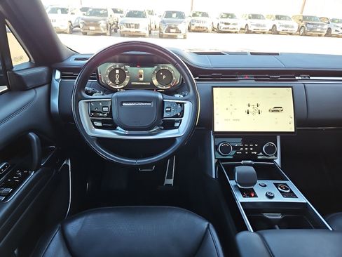 Used 2023 Land Rover Range Rover Long Wheelbase Autobiography image 14