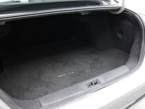 Used 2021 Nissan Sentra SV FWD image 30