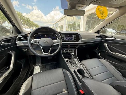 Used 2024 Volkswagen Jetta SE image 19