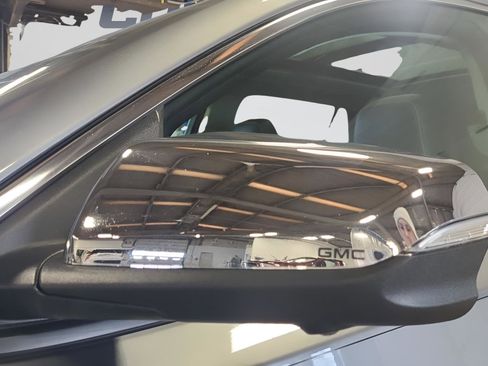 Used 2019 GMC Terrain Denali w/ Advanced Safety Package image 30