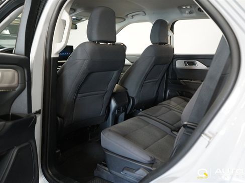 Used 2025 Ford Explorer Active AWD/4WD image 22
