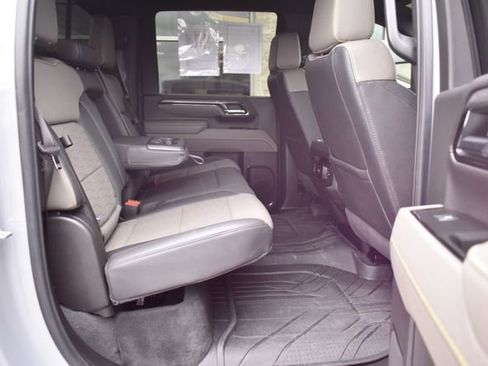 Used 2025 Chevrolet Silverado 2500 ZR2 w/ Technology Package AWD/4WD image 44