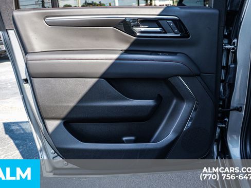 Used 2025 Chevrolet Suburban RST image 57