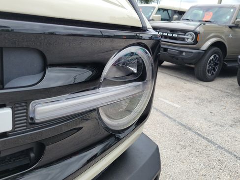 Certified 2025 Ford Bronco Outer Banks AWD/4WD image 3