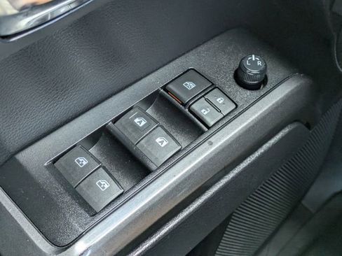Used 2020 Toyota Tacoma TRD Off-Road AWD/4WD image 17