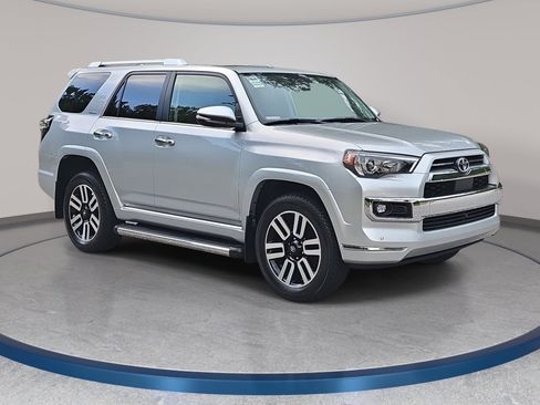Used 2024 Toyota 4Runner Limited AWD/4WD image 3