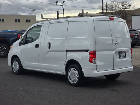 Used 2018 Nissan NV200 SV w/ Navigation Package image 3