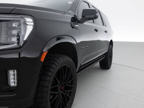Used 2021 GMC Yukon XL Denali w/ Denali Premium Package AWD/4WD image 12