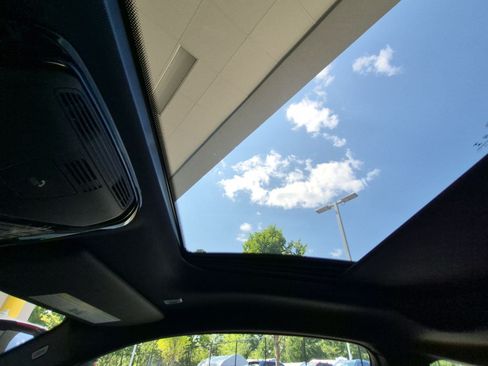 Used 2022 BMW M4 Coupe w/ Executive Package RWD image 28