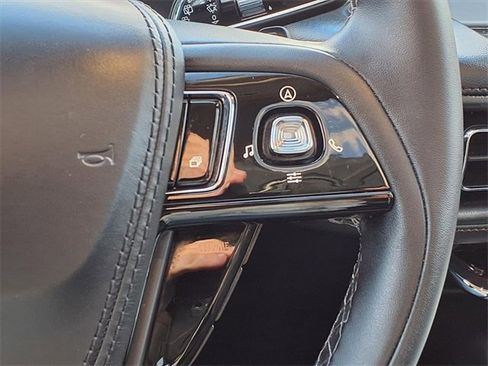 Certified 2022 Lincoln Aviator 2WD w/ Premium Package image 17