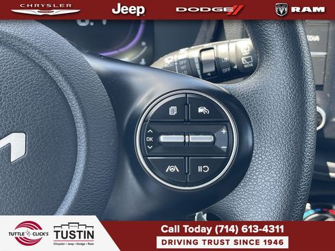 Used 2025 Kia Soul LX w/ LX Technology Package FWD image 26