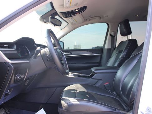 Used 2022 Jeep Grand Cherokee L Limited RWD image 24
