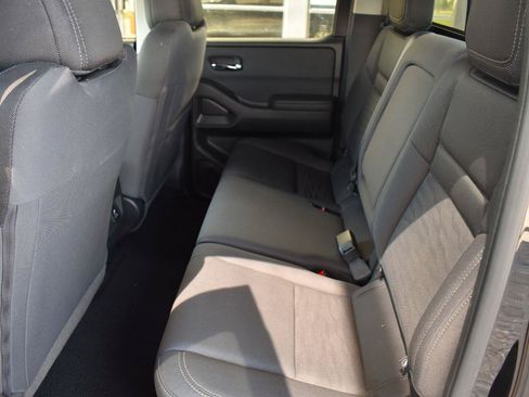 Used 2024 Nissan Frontier SV w/ SV Convenience Package RWD image 47