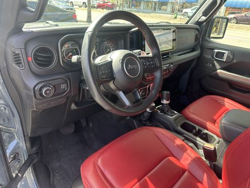 Used 2024 Jeep Wrangler Unlimited Rubicon 392 image 18