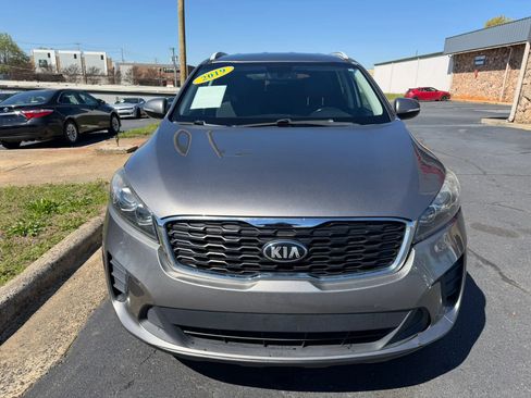 Used 2019 Kia Sorento AWD w/ LX Convenience Package image 2