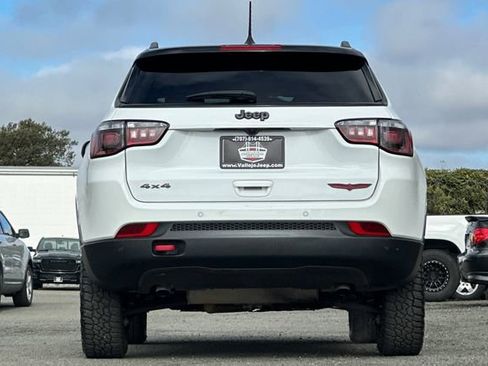 Used 2024 Jeep Compass Trailhawk image 5