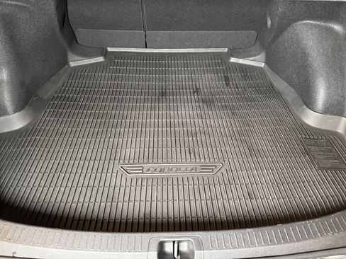 Used 2022 Toyota Corolla SE w/ SE Premium Package FWD image 22