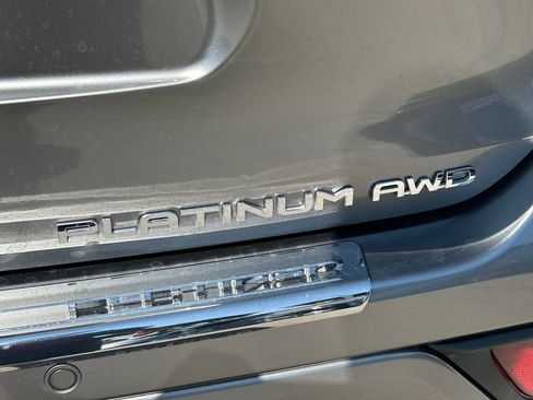 Used 2026 Toyota Highlander Platinum AWD/4WD image 14