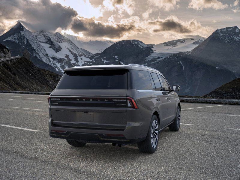 Used 2025 Lincoln Navigator Black Label AWD/4WD image 8