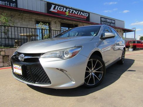 Used 2016 Toyota Camry XSE w/ Moonroof Package FWD image 1