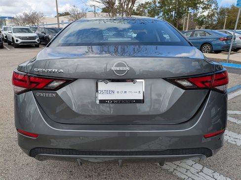 Used 2025 Nissan Sentra SV image 5