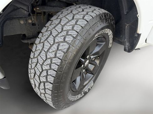 Used 2017 RAM 1500 Classic SLT image 10