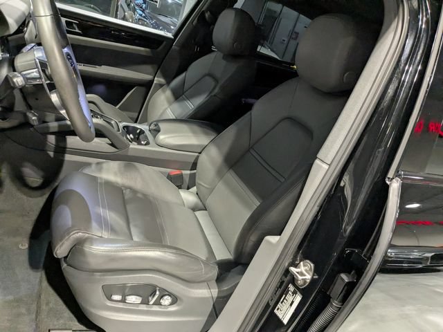 Used 2019 Porsche Cayenne AWD/4WD image 23
