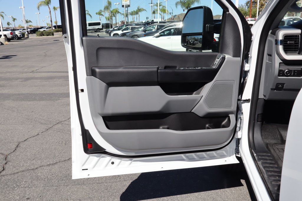 New 2027 Ford F350 XL w/ XL Chrome Package RWD image 17