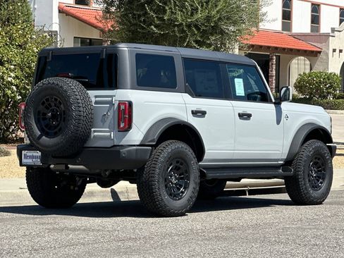 New 2026 Ford Bronco Outer Banks w/ Sasquatch Package AWD/4WD image 4