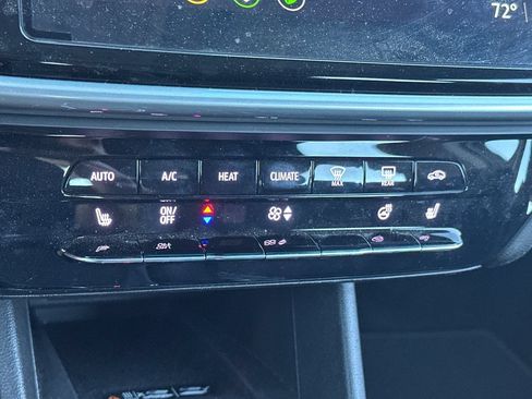 Used 2023 Chevrolet Bolt LT w/ Infotainment Package FWD image 19